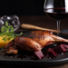 Peito de Pato com Molho de Vinho Tinto e Purê de Batata Trufado